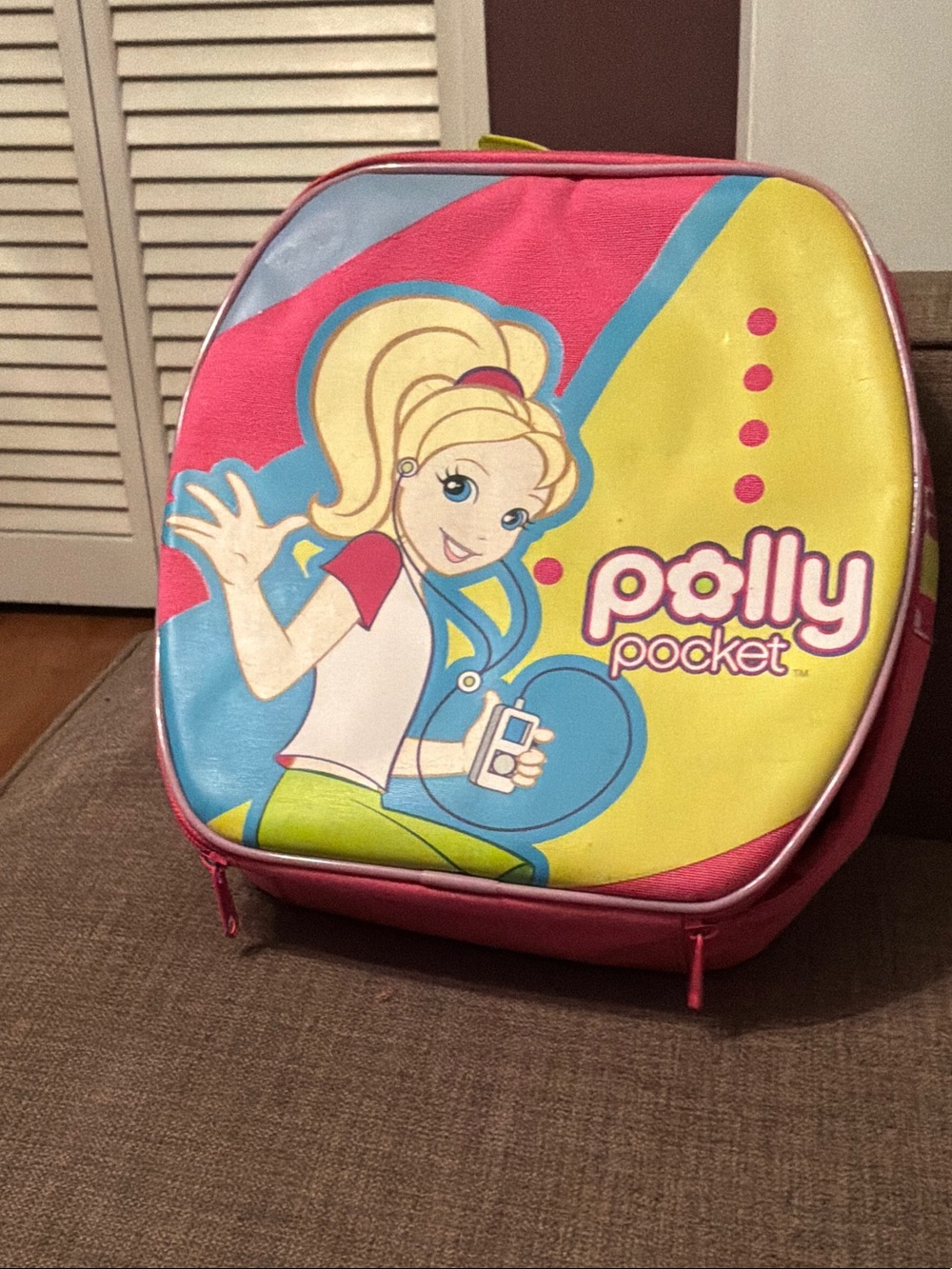 Polly Pocket 2008 Carry Case with Dolls